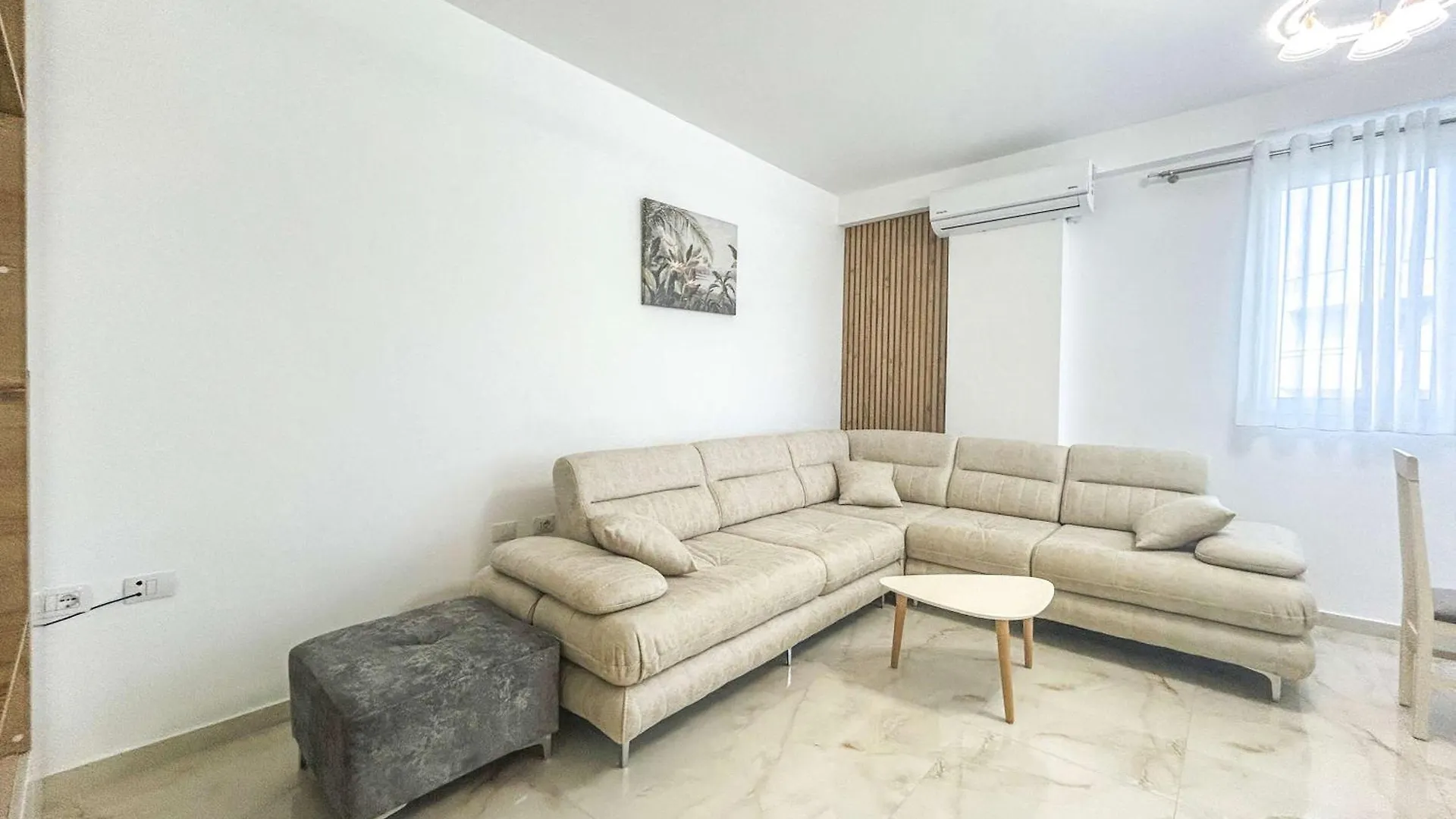 1326 Modern Apartment Golem